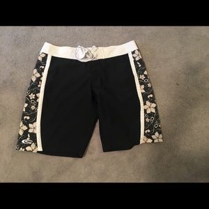 Women’s board shorts (surfer type), size L